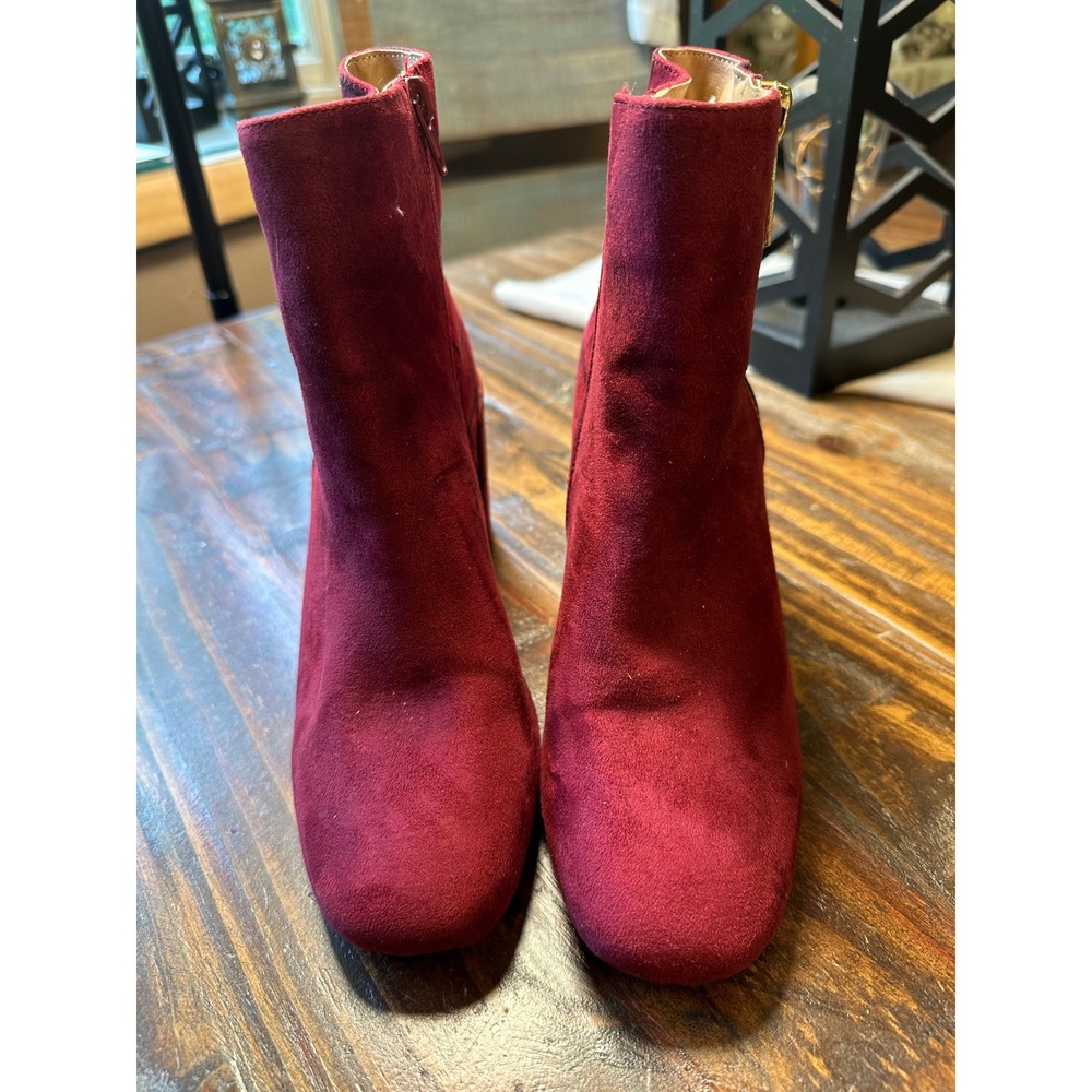 Journee Collection‎ Burgundy Faux Suede Grid Pattern Block Heel Ankle Boots Sz 7 - Picture 2 of 10